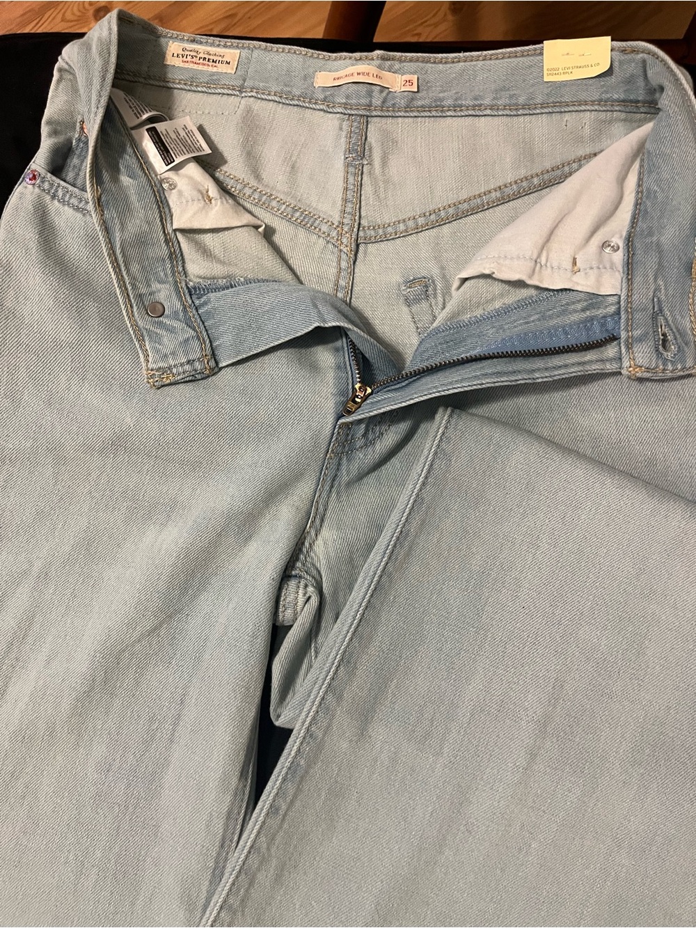 LEVI’s RIBCAGE WIDE LEG Linen and Denim Jeans
